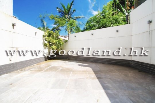 Sai Kung Villa for Sale with Garden & Pool | Hot Location