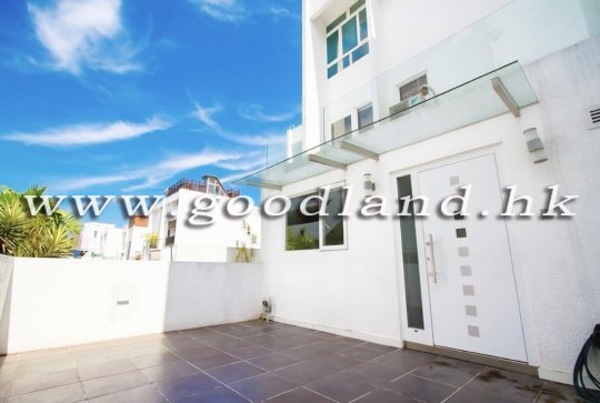 Sai Kung Villa for Sale with Garden & Pool | Hot Location
