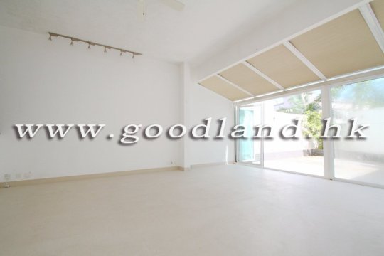 Sai Kung Villa for Sale with Garden & Pool | Hot Location