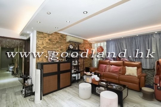 【Sai Kung Village House For Sale】3-BR 2-Suite Fenced Garden