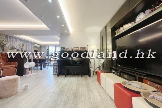 【Sai Kung Village House For Sale】3-BR 2-Suite Fenced Garden