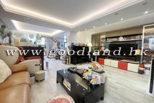 【Sai Kung Village House For Sale】3-BR 2-Suite Fenced Garden