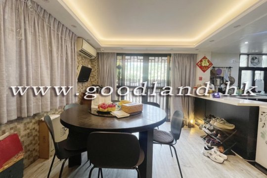 【Sai Kung Village House For Sale】3-BR 2-Suite Fenced Garden