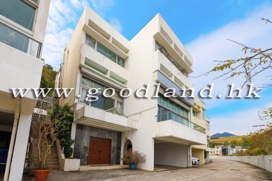 【Clear Water Bay Mansion】Spacious 5-BR Villa Near MTR | Prime Location