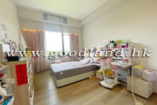 【Clear Water Bay Villa For Sale】3-BR (1 En-suite) Near MTR | Prime Location