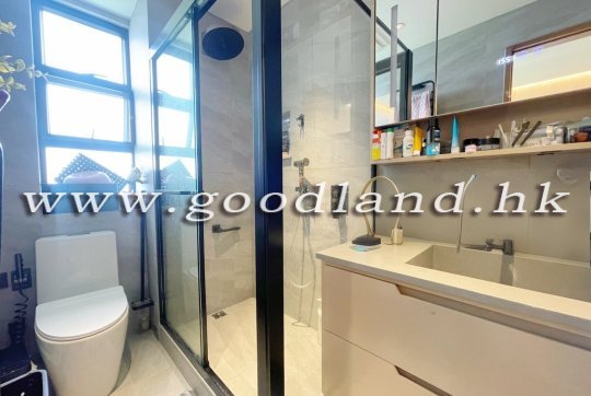 【Clear Water Bay Villa For Sale】3-BR (1 En-suite) Near MTR | Prime Location