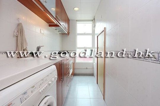 Sai Kung Apartment with Communal Pool for sale