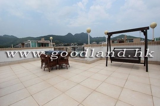 Sai Kung Apartment with Communal Pool for sale