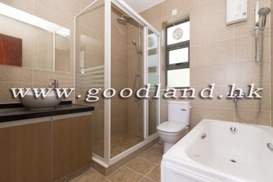 【Sai Kung Fully Detached House For Sale】Rare 4-BR (2 En-Suites) | Quiet & Private