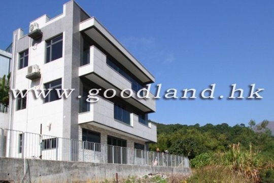 【Sai Kung Fully Detached House For Sale】Rare 4-BR (2 En-Suites) | Quiet & Private