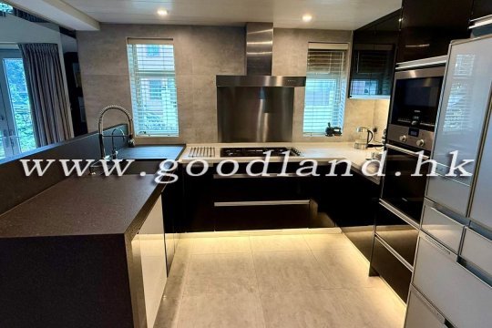 【Sai Kung Upper Duplex Village House】3-BR with Private Roof | Open View