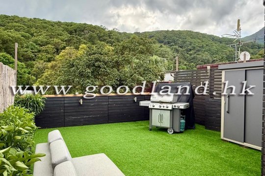 【Sai Kung Upper Duplex Village House】3-BR with Private Roof | Open View