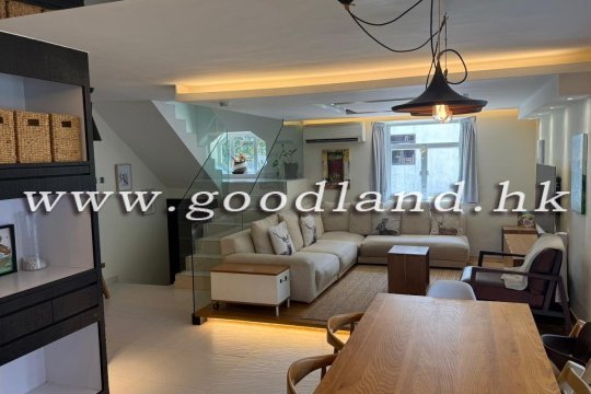 【Sai Kung Upper Duplex Village House】3-BR with Private Roof | Open View