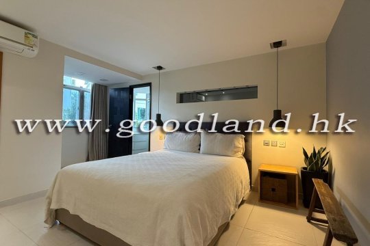 【Sai Kung Upper Duplex Village House】3-BR with Private Roof | Open View
