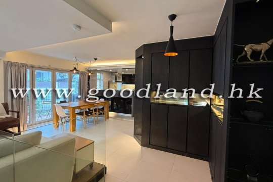 【Sai Kung Upper Duplex Village House】3-BR with Private Roof | Open View