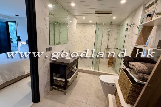 【Sai Kung Upper Duplex Village House】3-BR with Private Roof | Open View