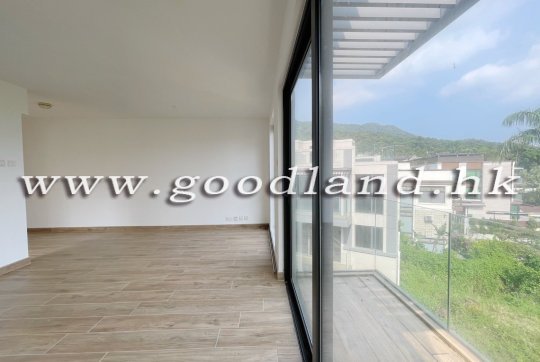 【Sai Kung Sea View Village House For Sale】Tasteful 4-BR Dual Suites & Helper Room