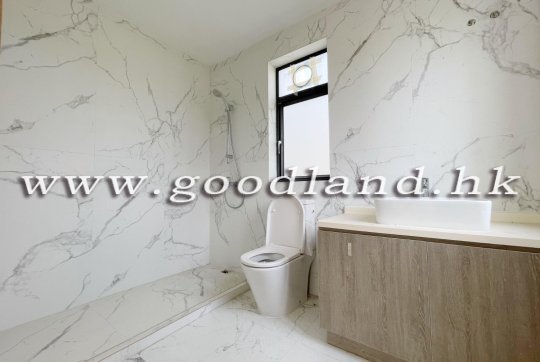 【Sai Kung Sea View Village House For Sale】Tasteful 4-BR Dual Suites & Helper Room