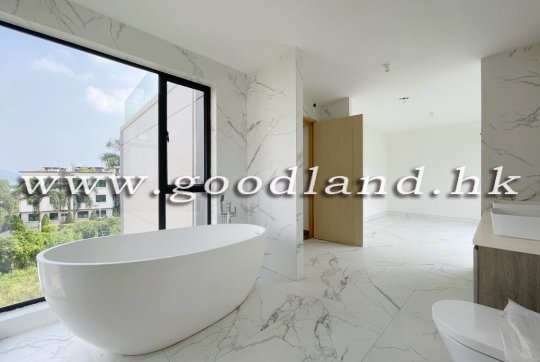 【Sai Kung Sea View Village House For Sale】Tasteful 4-BR Dual Suites & Helper Room