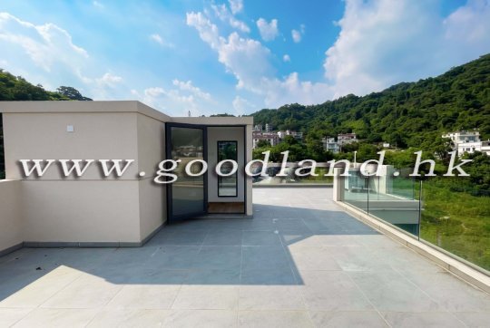 【Sai Kung Sea View Village House For Sale】Tasteful 4-BR Dual Suites & Helper Room