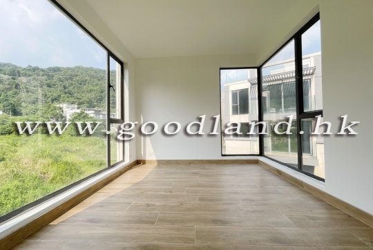 【Sai Kung Sea View Village House For Sale】Tasteful 4-BR Dual Suites & Helper Room