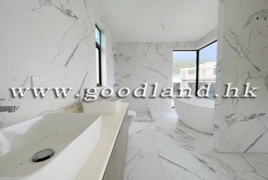 【Sai Kung Sea View Village House For Sale】Tasteful 4-BR Dual Suites & Helper Room