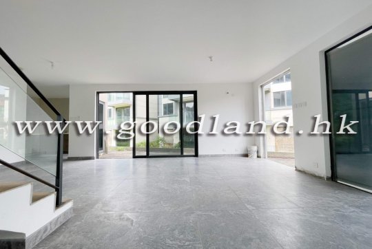 【Sai Kung Sea View Village House For Sale】Tasteful 4-BR Dual Suites & Helper Room