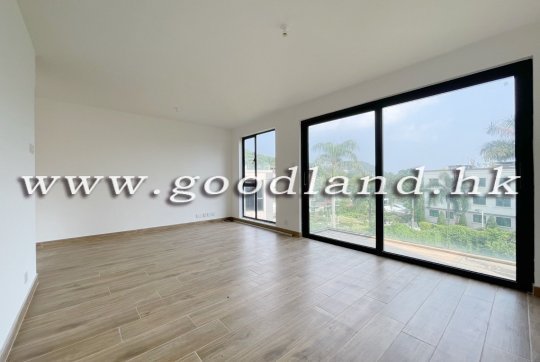 【Sai Kung Sea View Village House For Sale】Tasteful 4-BR Dual Suites & Helper Room