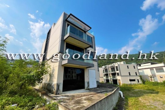 【Sai Kung Village House For Sale】Tasteful 4-BR Dual Suites | Open View & Quiet