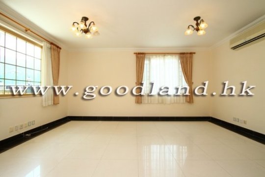Sai Kung Lower Duplex for Sale | Managed Complex, Spacious Layout & 4 Bedrooms