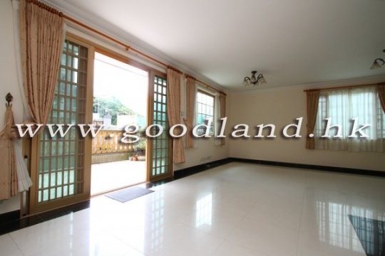 Sai Kung Lower Duplex for Sale | Managed Complex, Spacious Layout & 4 Bedrooms