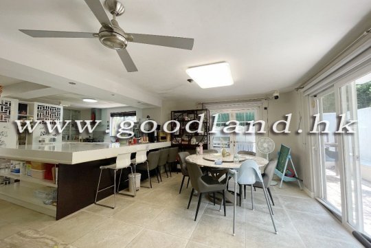 SAI KUNG VILLAGE HOUSE | EXPAT COMMUNITY WITH COMMUNAL POOL
