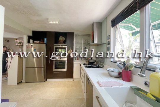 SAI KUNG VILLAGE HOUSE | EXPAT COMMUNITY WITH COMMUNAL POOL