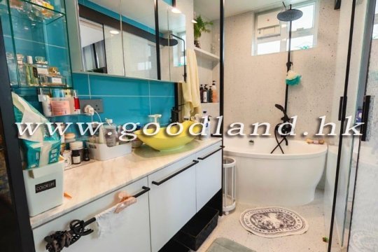 CLEAR WATER BAY VILLAGE HOUSE FOR SALE
