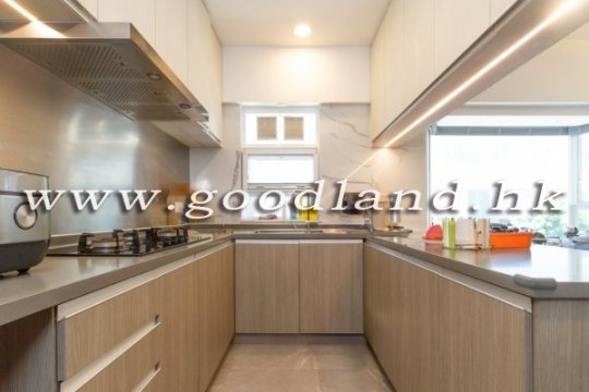 SAI KUNG Waterfront Villa with Pontoon For Sale
