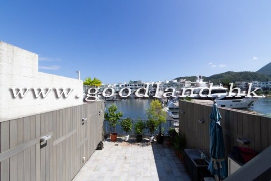 SAI KUNG Waterfront Villa with Pontoon For Sale