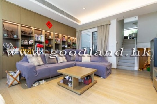 SAI KUNG Waterfront Villa with Pontoon For Sale