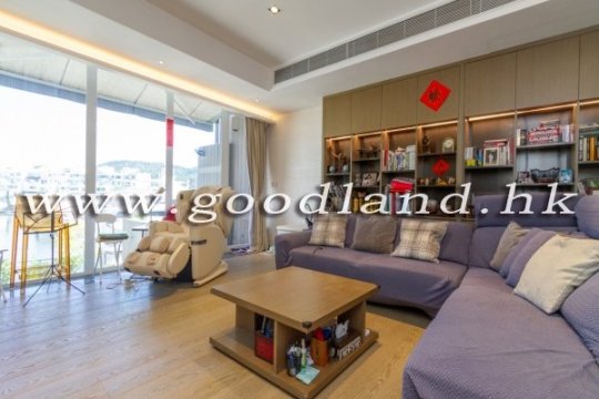 SAI KUNG Waterfront Villa with Pontoon For Sale