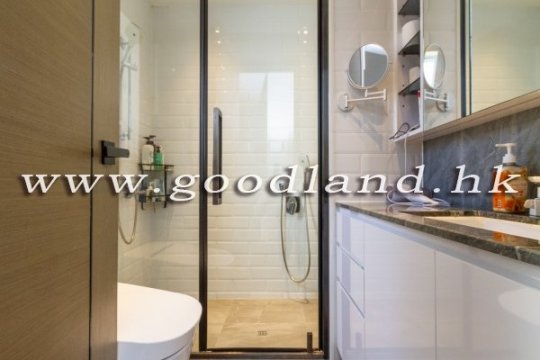 SAI KUNG Waterfront Villa with Pontoon For Sale