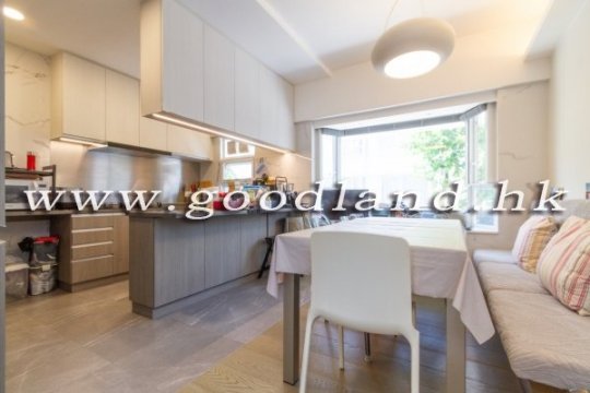 SAI KUNG Waterfront Villa with Pontoon For Sale