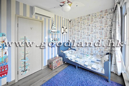 Sai Kung Villa For Sale | Family Home with Communal Pool