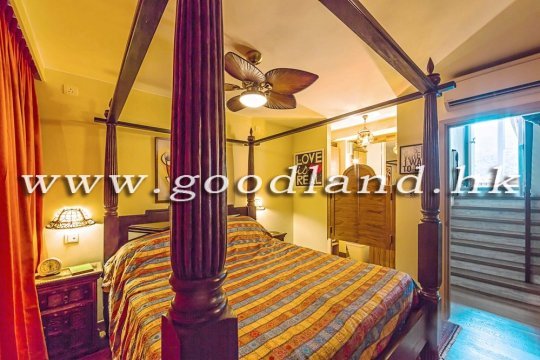 Sai Kung Villa For Sale | Family Home with Communal Pool