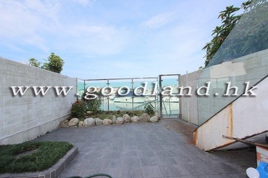 Sai Kung Waterfront Villa For Sale