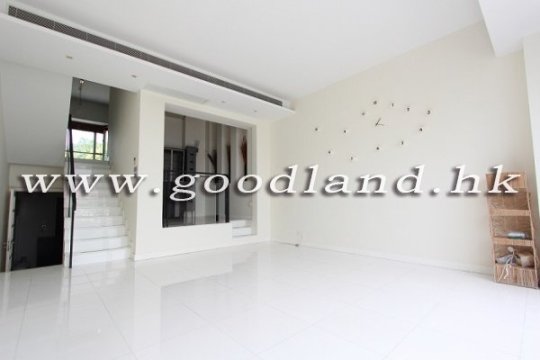 Sai Kung Waterfront Villa For Sale