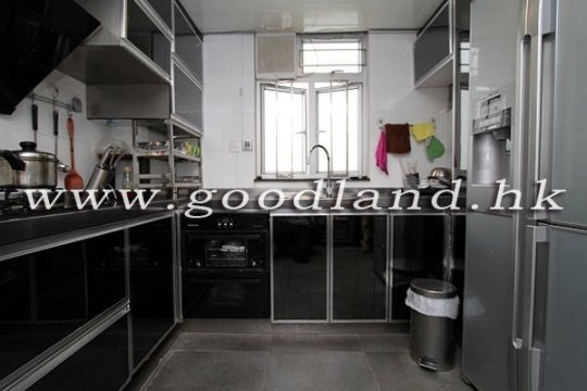 Sai Kung Waterfront House For Sale / For Rent