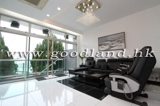 Sai Kung Waterfront House For Sale / For Rent