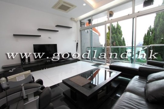 Sai Kung Waterfront House For Sale / For Rent