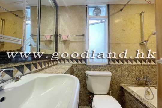 Clear Water Bay Hillview Court for Sale | Swimming Pool & Spacious Living