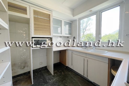 Clear Water Bay Hillview Court for Sale | Swimming Pool & Spacious Living