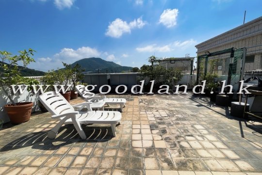 Clear Water Bay Hillview Court for Sale | Swimming Pool & Spacious Living